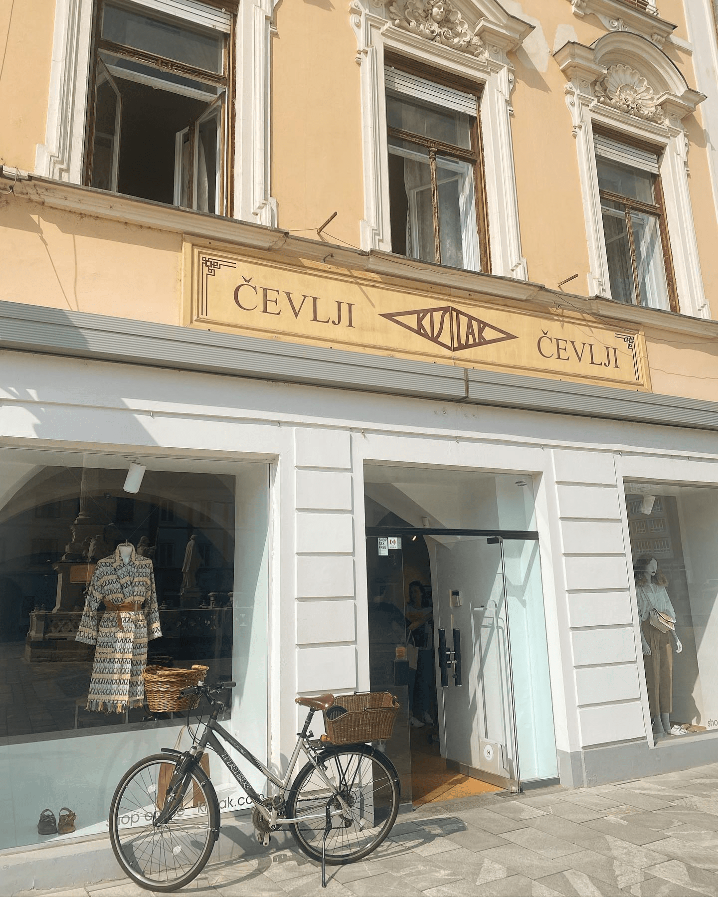 Butik Kisilak na Glavnem trgu v Mariboru